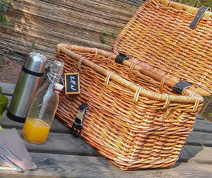 panier de petit déjeuner en osier